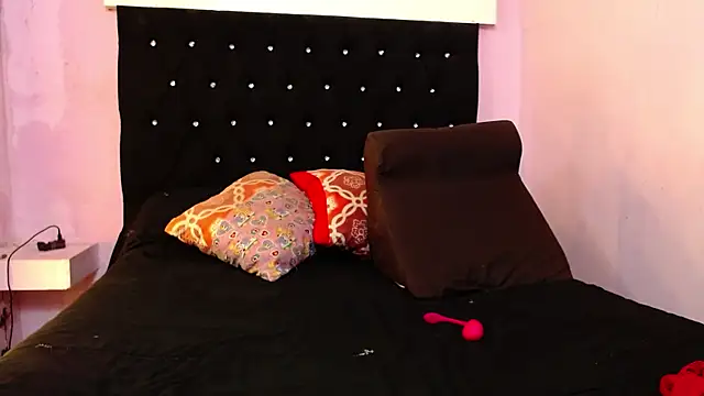 Snapshot of kittybonxx chatting on 03.09.25 kittybonxx online show from 03.09.25