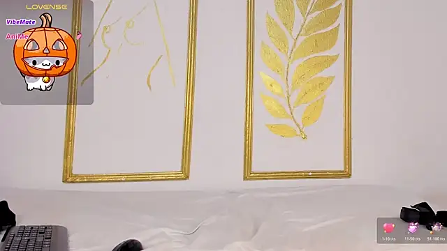 Snapshot of Juliette__3 chatting on 10.24.25 Juliette 3 online show from 10.24.25