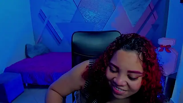 Snapshot of AngelaCoffee chatting on 11.08.25 AngelaCoffee online show from 11.08.25