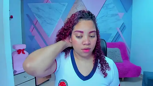 Snapshot of AngelaCoffee chatting on 11.14.25 AngelaCoffee online show from 11.14.25