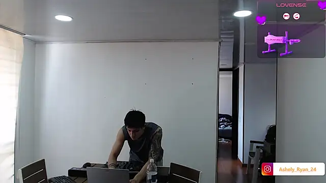 ashely ryan24 online show from 11.14.25