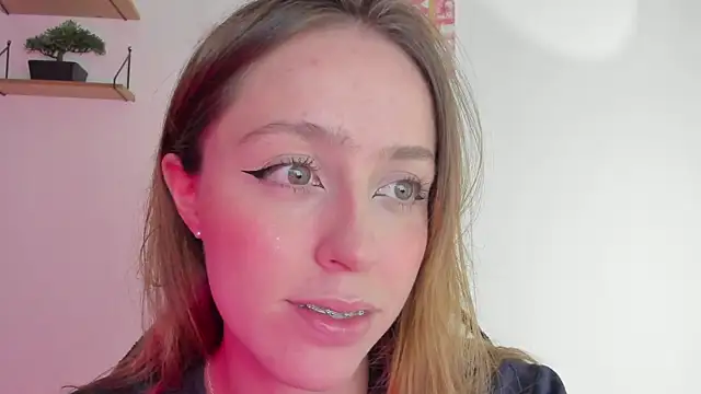 Snapshot of SofiaGc chatting on 12.27.24 SofiaGc online show from 12.27.24