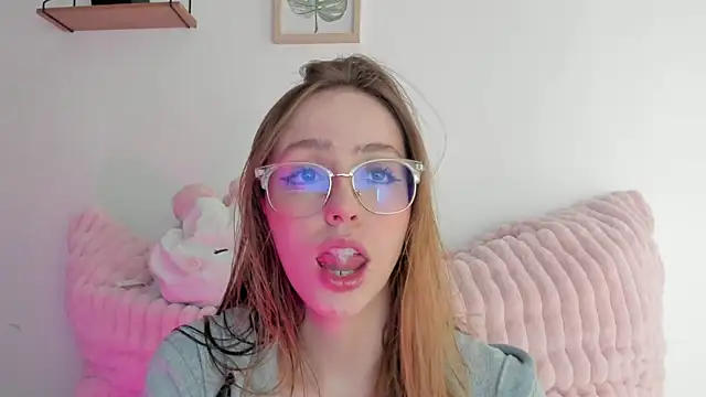 Snapshot of SofiaGc chatting on 01.31.25 SofiaGc online show from 01.31.25