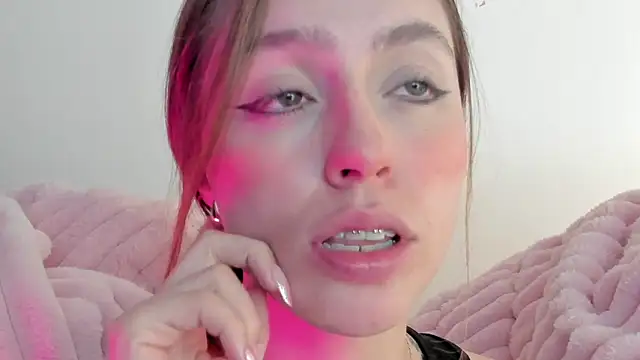 Snapshot of SofiaGc chatting on 02.16.25 SofiaGc online show from 02.16.25