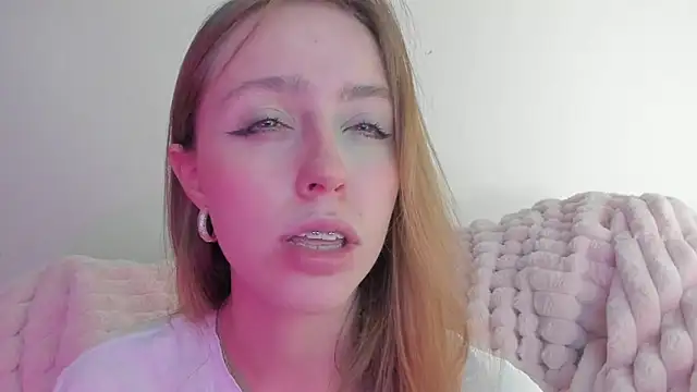 Snapshot of SofiaGc chatting on 03.04.25 SofiaGc online show from 03.04.25