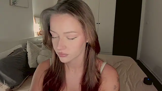 Snapshot of aveme_melissa chatting on 06.29.26 aveme melissa online show from 06.29.26