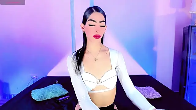 Tiffany moonblack online show from 11.22.25