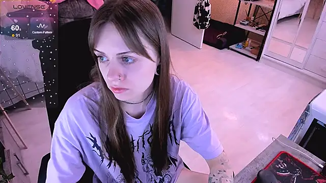 NaniMoore online show from 01.07.25