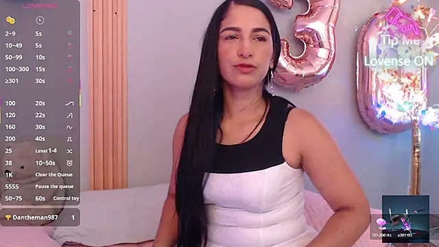 Snapshot of Thayssa_ross chatting on 04.30.26 Thayssa ross online show from 04.30.26