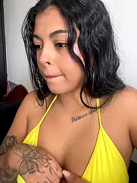 Snapshot of Dulce-diosa chatting on 10.10.25 Dulce-diosa online show from 10.10.25