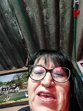 clarita 01 online show from 10.01.25