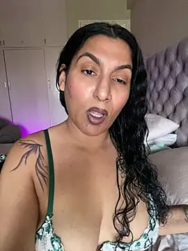 Snapshot of Indianbutter11 chatting on 02.10.25 Indianbutter11 online show from 02.10.25