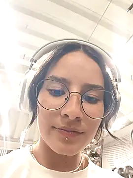 Snapshot of _vaness chatting on 01.15.25 vaness online show from 01.15.25