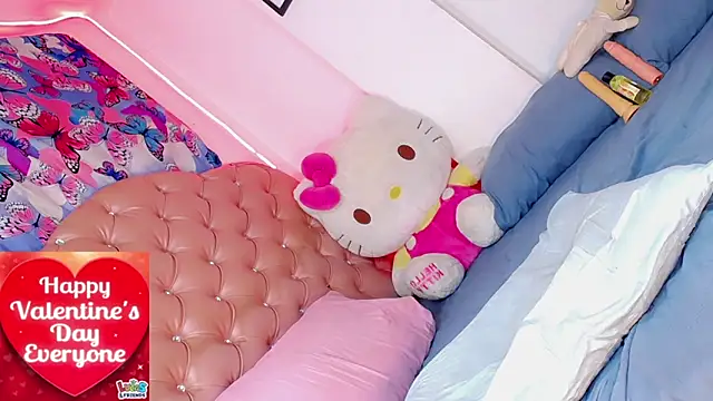 Snapshot of Aslhy_Goddessx chatting on 02.14.25 Aslhy Goddessx online show from 02.14.25