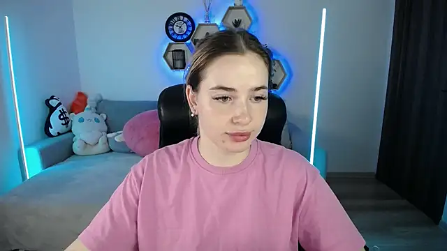 SabrinViolet online show from 10.17.25