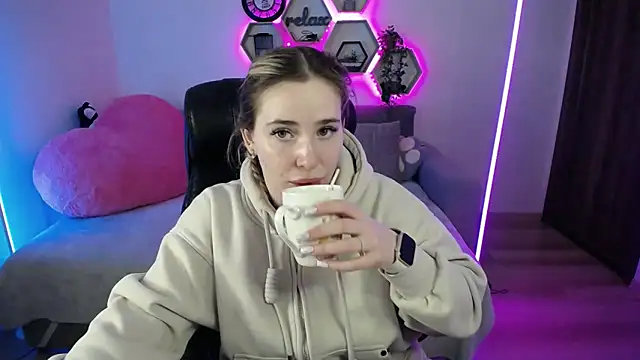 Snapshot of SabrinViolet chatting on 02.04.26 SabrinViolet online show from 02.04.26