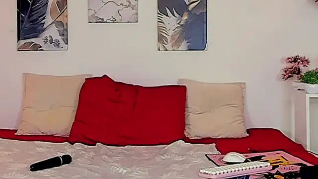 Snapshot of AriFleow chatting on 02.07.25 AriFleow online show from 02.07.25