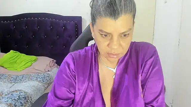 vikyadams online show from 09.12.25