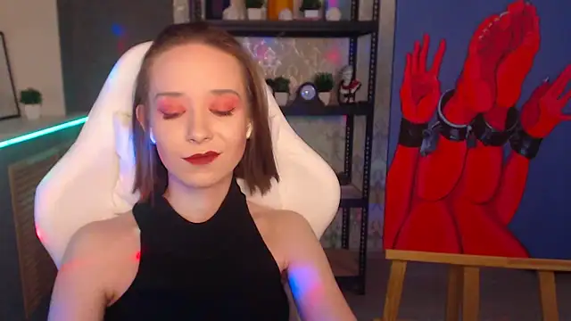 Snapshot of FascinatingEyess chatting on 12.07.24 FascinatingEyess online show from 12.07.24