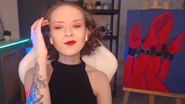 Snapshot of FascinatingEyess chatting on 01.26.25 FascinatingEyess online show from 01.26.25