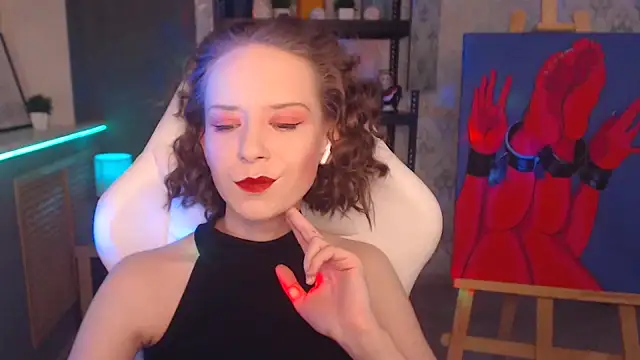 Snapshot of FascinatingEyess chatting on 02.04.25 FascinatingEyess online show from 02.04.25