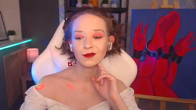 Snapshot of FascinatingEyess chatting on 02.12.25 FascinatingEyess online show from 02.12.25