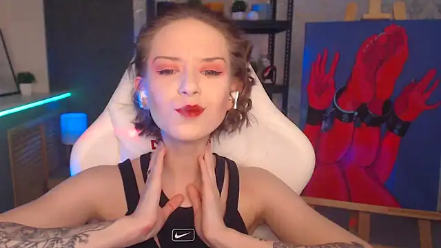 Snapshot of FascinatingEyess chatting on 02.15.25 FascinatingEyess online show from 02.15.25