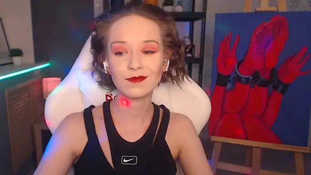 Snapshot of FascinatingEyess chatting on 02.15.25 FascinatingEyess online show from 02.15.25