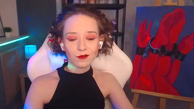 Snapshot of FascinatingEyess chatting on 02.22.25 FascinatingEyess online show from 02.22.25