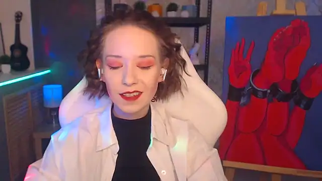 Snapshot of FascinatingEyess chatting on 02.25.25 FascinatingEyess online show from 02.25.25