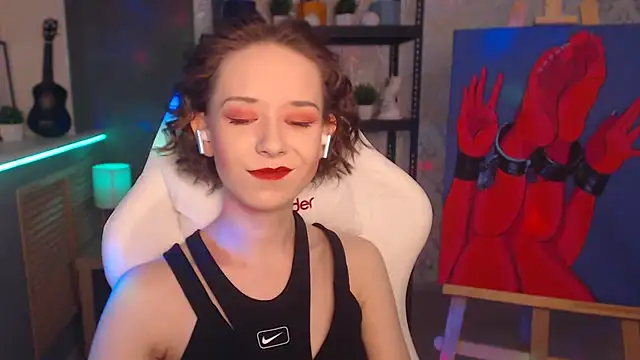 Snapshot of FascinatingEyess chatting on 03.05.25 FascinatingEyess online show from 03.05.25