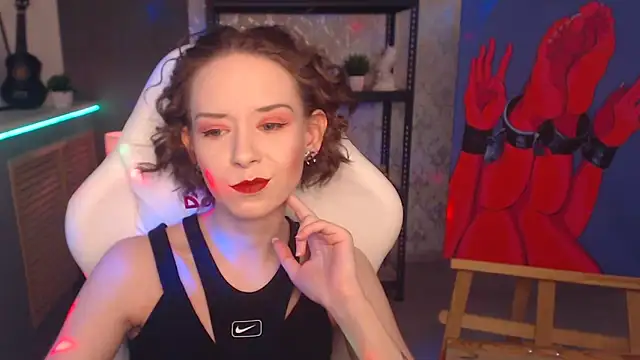 Snapshot of FascinatingEyess chatting on 03.18.25 FascinatingEyess online show from 03.18.25