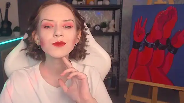 Snapshot of FascinatingEyess chatting on 09.11.25 FascinatingEyess online show from 09.11.25