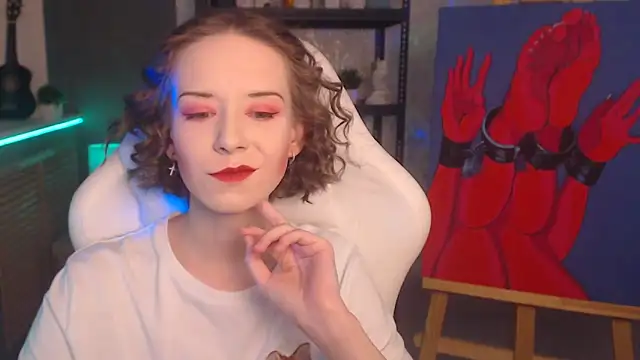 Snapshot of FascinatingEyess chatting on 09.27.25 FascinatingEyess online show from 09.27.25