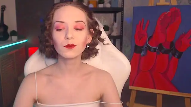 Snapshot of FascinatingEyess chatting on 10.09.25 FascinatingEyess online show from 10.09.25