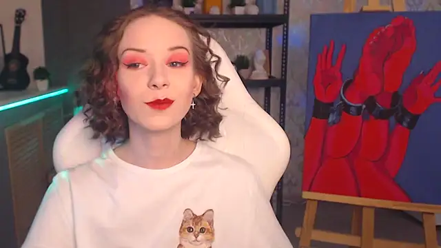 Snapshot of FascinatingEyess chatting on 11.22.25 FascinatingEyess online show from 11.22.25