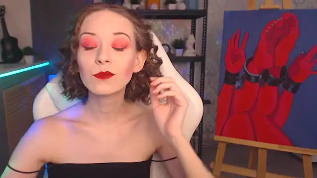 Snapshot of FascinatingEyess chatting on 11.28.25 FascinatingEyess online show from 11.28.25