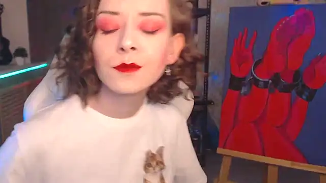 Snapshot of FascinatingEyess chatting on 12.17.25 FascinatingEyess online show from 12.17.25