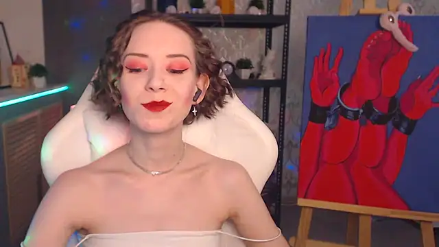 Snapshot of FascinatingEyess chatting on 01.10.26 FascinatingEyess online show from 01.10.26