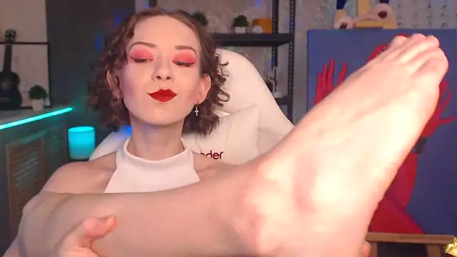 Snapshot of FascinatingEyess chatting on 02.16.26 FascinatingEyess online show from 02.16.26