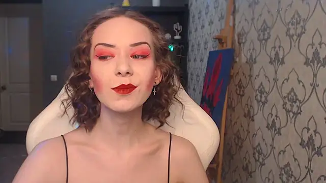 Snapshot of FascinatingEyess chatting on 06.21.26 FascinatingEyess online show from 06.21.26
