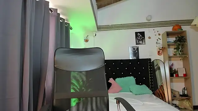 taniasweetxx online show from 12.19.24