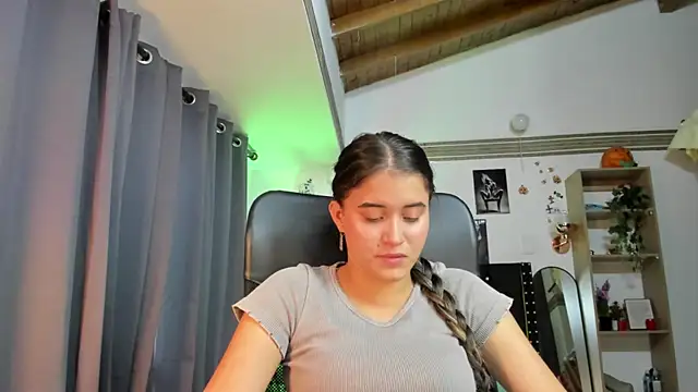 taniasweetxx online show from 12.19.24