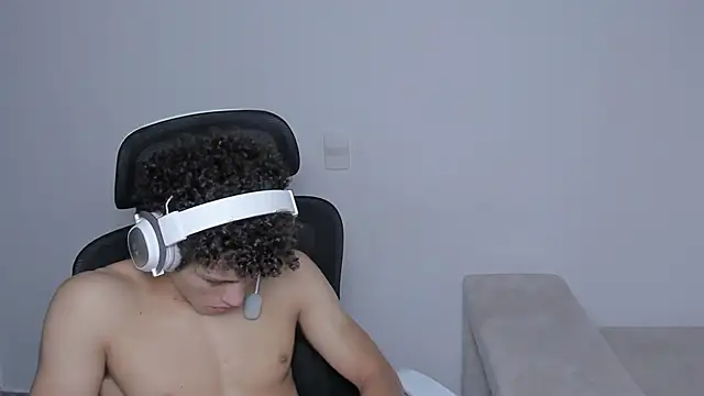 laurent nova online show from 09.13.25