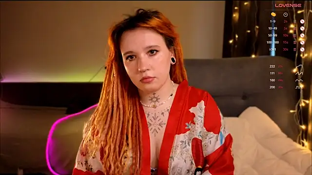 Snapshot of The_Full_Red_Moon chatting on 11.26.25 The Full Red Moon online show from 11.26.25