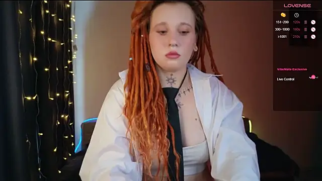 Snapshot of The_Full_Red_Moon chatting on 01.17.26 The Full Red Moon online show from 01.17.26