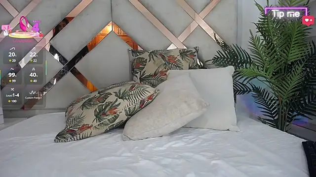 Snapshot of katy_ruiz chatting on 10.31.25 katy ruiz online show from 10.31.25