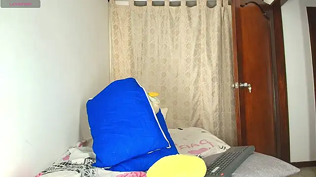 Luciana Ortiz1 online show from 03.12.26