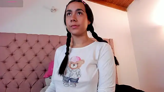 Snapshot of xanna_sweet chatting on 12.09.24 xanna sweet online show from 12.09.24