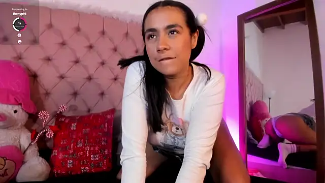 Snapshot of xanna_sweet chatting on 12.27.24 xanna sweet online show from 12.27.24